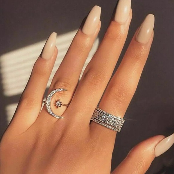 925 Sterling Silver Moon & Star Ring - Picture 7 of 10